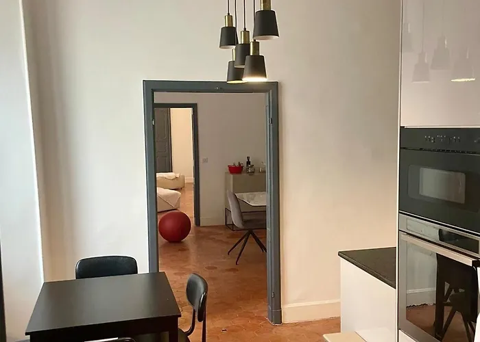 120 M2, Hyper Centre Cathedrale Proximite * Ajaccio (Corsica)