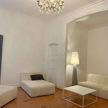 120 M2, Hyper Centre Cathedrale Proximite אז'אקסיו