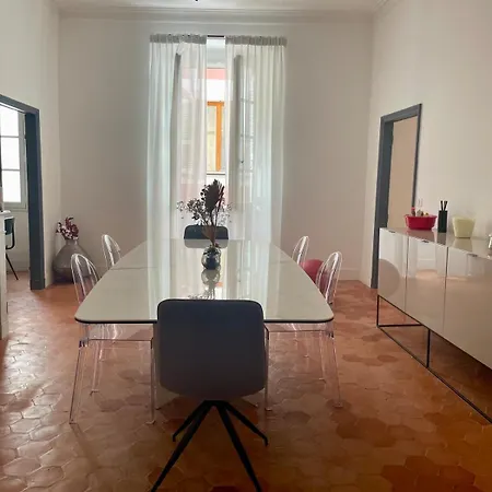 120 M2, Hyper Centre Cathedrale Proximite